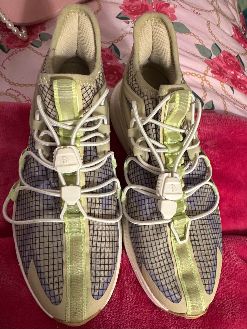 Light Green Grid-Pattern Women's Athletic Sneakers these are north face new